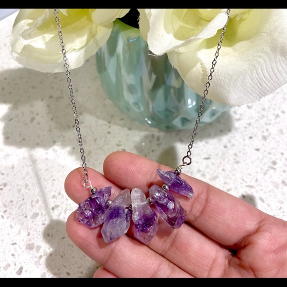 Raw Amethyst crystal necklace - Picture 2 of 10